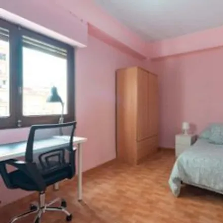 Rent this 5 bed room on Carrer d'Herrero / Calle Herrero in 12005 Castelló de la Plana, Spain