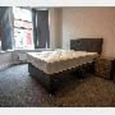 Rent this 5 bed townhouse on Malvern Road in Liverpool, L6 6BW