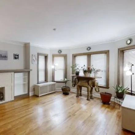 Buy this 7 bed apartment on 5536 West Cornelia Avenue in Northwest Side, Chicago