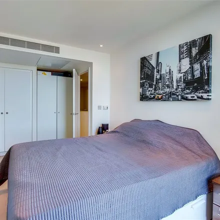 Image 5 - Landmark East Tower, 24 Marsh Wall, Canary Wharf, London, E14 9TP, United Kingdom - Apartment for rent