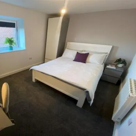 Rent this 5 bed room on Eco-Vape in 61 High Road, Beeston