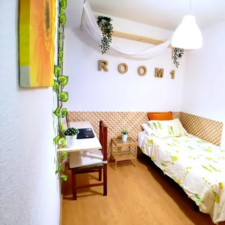 Rent this 4 bed room on Madrid in Calle de Seseña, 65