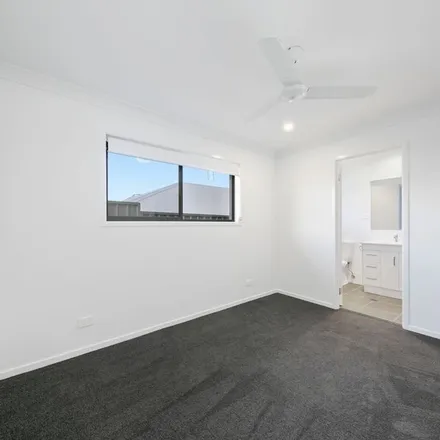 Image 2 - 26 Railway Avenue, Thornton NSW 2232, Australia - Duplex for rent
