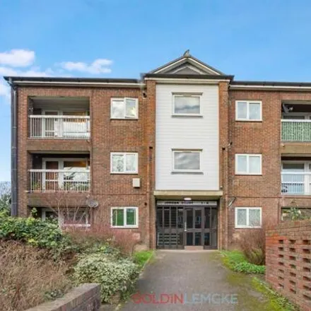 Buy this 2 bed apartment on Ingram Crescent West in Portslade by Sea, BN3 5NW