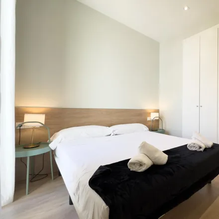 Rent this 2 bed room on Carrer de les Jonqueres in 18, 08003 Barcelona