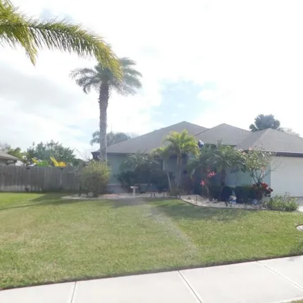 Image 4 - 722 Arunda Avenue Northeast, Palm Bay, FL 32905, USA - House for sale