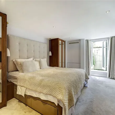 Rent this 3 bed apartment on 6 Brompton Place in London, SW3 1PU