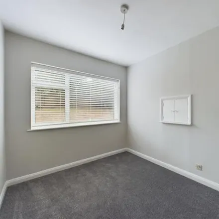 Image 5 - 23 Coates Lane, High Wycombe, HP13 5EY, United Kingdom - House for rent