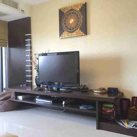 Rent this 2 bed apartment on Livewell Apartments in Soi Sukhumvit 30, Khlong Toei District