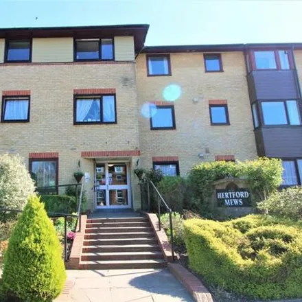 Buy this 1 bed apartment on Hertford Mews in Potters Bar, Hertfordshire