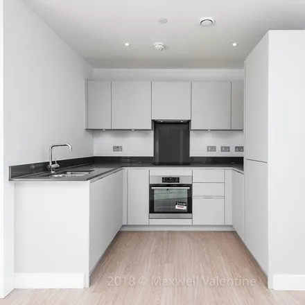 Image 2 - East Croydon, Cherry Orchard Road, London, CR0 6FE, United Kingdom - Apartment for rent