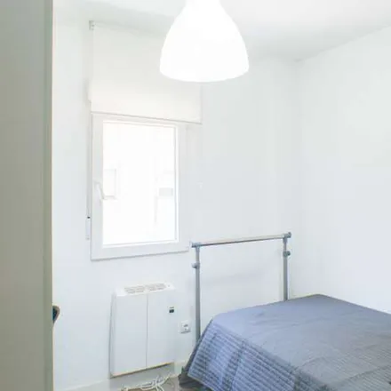 Rent this 4 bed apartment on Calle de las Camelias in 6, 28903 Getafe