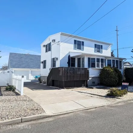 Image 2 - 133 Guyer Avenue, Lavallette, Ocean County, NJ 08735, USA - House for sale