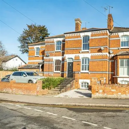 Buy this 3 bed townhouse on Albert Road in Wokingham, RG40 2AL