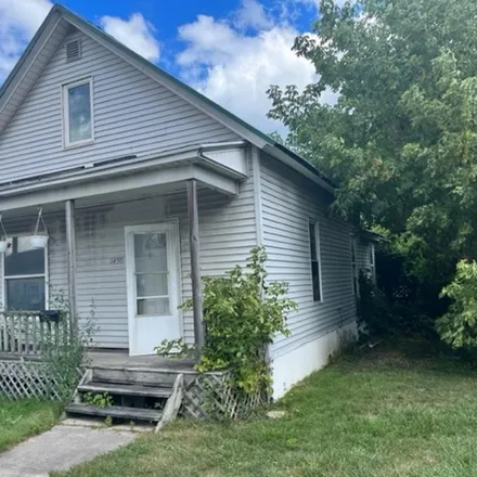 Buy this 2 bed house on 1430 10th Avenue in Port Huron, MI 48060