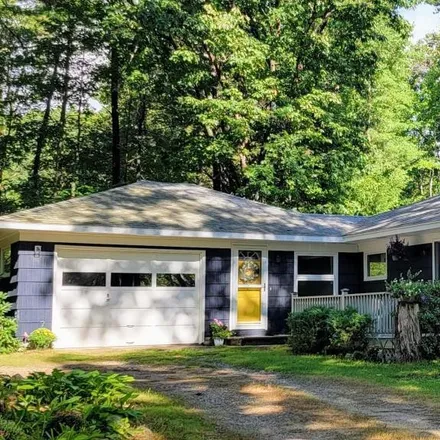 Buy this 3 bed house on 102 Alewive Road in Kennebunk, 04043