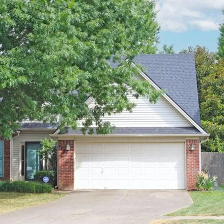 Buy this 3 bed house on 489 Skyview Ln in Lexington, Kentucky