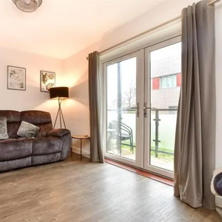 Image 3 - Atherstone Heights, Crendon Park, Southborough, TN4 0BE, United Kingdom - Apartment for sale