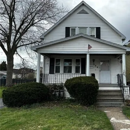 Rent this 3 bed apartment on 304 Halstead Avenue in Village of Sloan, Buffalo