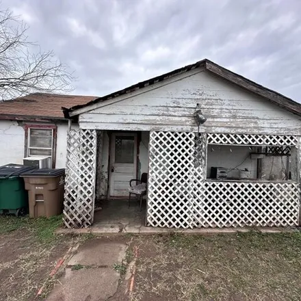 Buy this 3 bed house on 720 Deaton Street in San Angelo, TX 76903