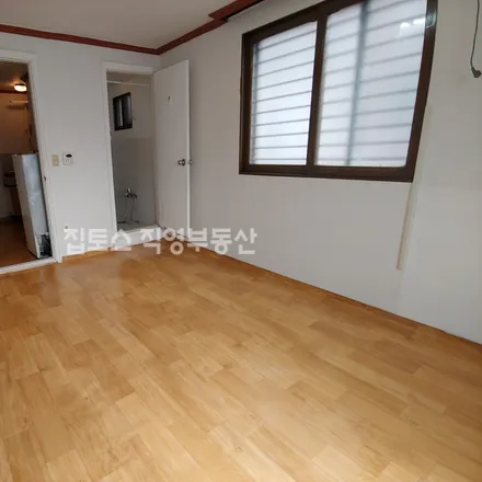 Rent this studio apartment on 서울특별시 서초구 양재동 356-11