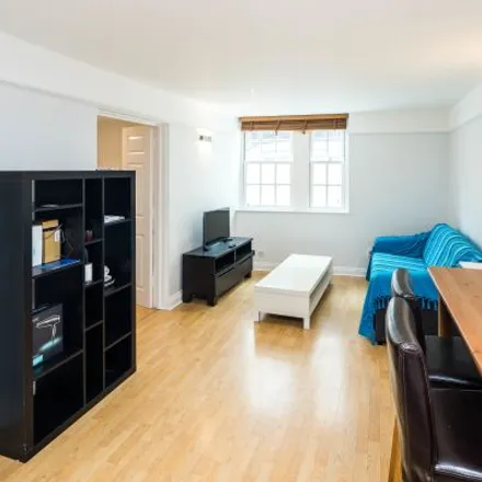 Rent this 2 bed apartment on Cleveland Grove in London, E1 4XG