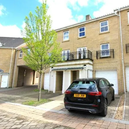 Rent this 3 bed townhouse on 17 Kenneth McKee Plain in Norwich, NR2 2TH
