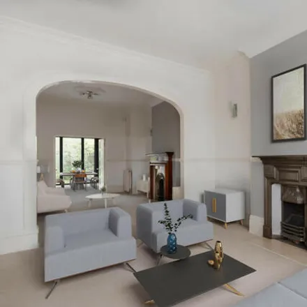Image 3 - Queen's Gardens, London, W5 1SE, United Kingdom - House for sale