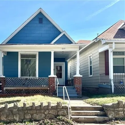 Buy this 2 bed house on 1213 North 11th Street in Saint Joseph, MO 64501