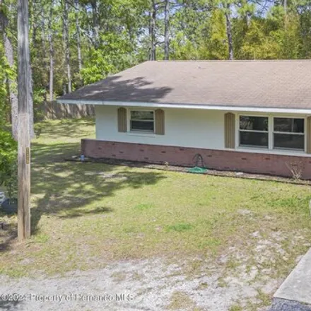 Buy this 3 bed house on 5676 South Victoria Point in Homosassa Springs, FL 34446
