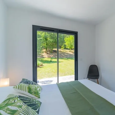 Rent this 3 bed house on 13830 Roquefort-la-Bédoule