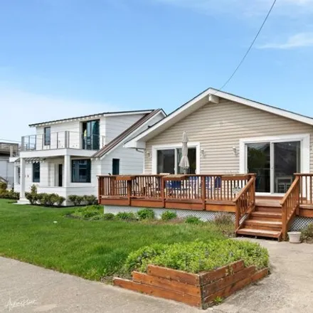 Buy this 4 bed house on 2970 First Avenue in Avalon, Cape May County