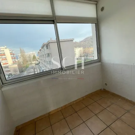 Rent this 4 bed apartment on 11 Rue Alphonse Daudet in 38400 Saint-Martin-d'Hères, France
