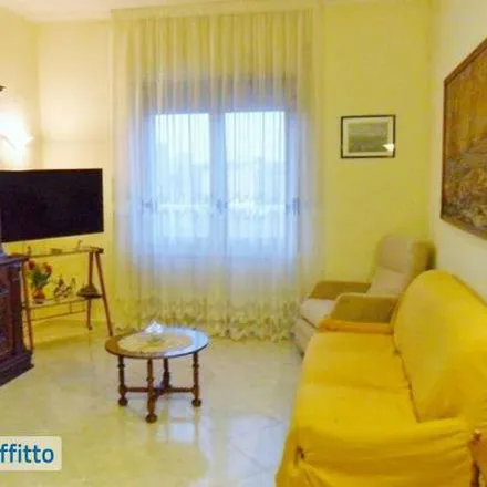 Image 2 - Via Colombo, 71121 Foggia FG, Italy - Apartment for rent