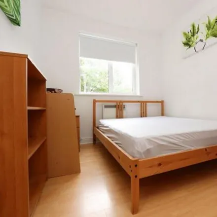 Rent this studio house on Taransay House in Westferry Road, Millwall