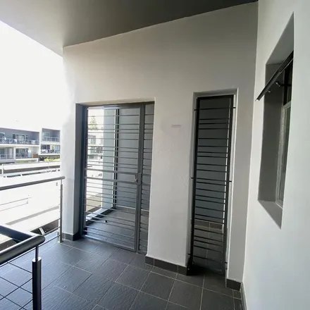 Image 2 - Thrupps Centre, Rudd Road, Dunkeld, Rosebank, 2196, South Africa - Apartment for rent