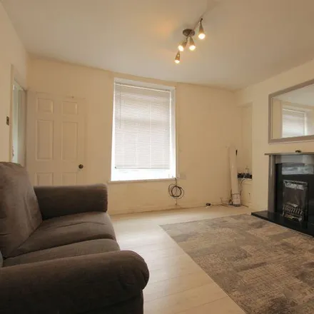Rent this 3 bed townhouse on A4233 in Cymmer, CF39 9EY