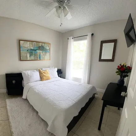 Rent this 1 bed house on Orlando