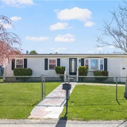 Buy this 3 bed house on 18 Massachusetts Avenue in Middletown, RI 02842