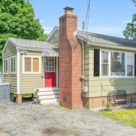 Image 2 - 45 Pinehurst Ave, Methuen, Massachusetts, 01844 - House for sale
