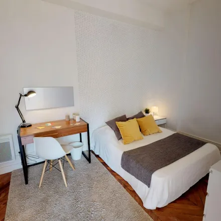 Rent this 3 bed room on 16 Rue Émile Zola in 69002 Lyon 2e Arrondissement, France
