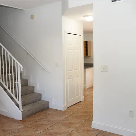 Image 5 - 401 West 49th Street, Palm Springs, Hialeah, FL 33012, USA - Townhouse for rent