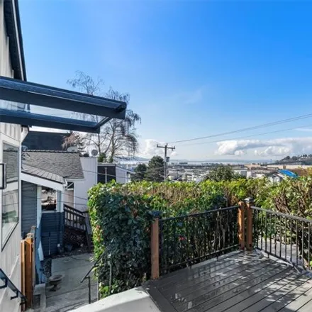 Image 5 - 2220 14th Avenue West, Seattle, WA 98119, USA - House for sale