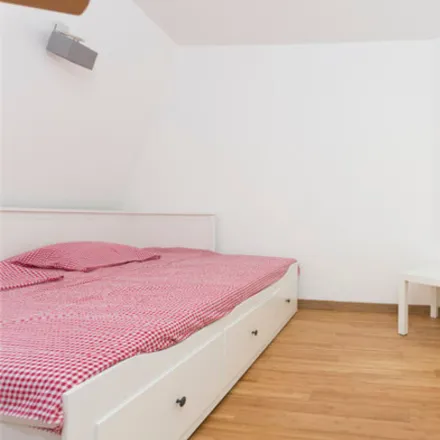 Image 3 - 17 Rue Montalivet, 75008 Paris, France - Apartment for rent