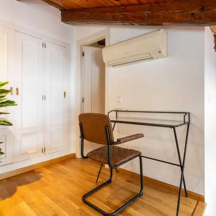 Rent this 1 bed apartment on Madrid in Calle de Zorrilla, 23