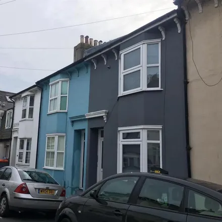 Rent this 5 bed townhouse on 15 Saint Martin's Street in Brighton, BN2 3HJ