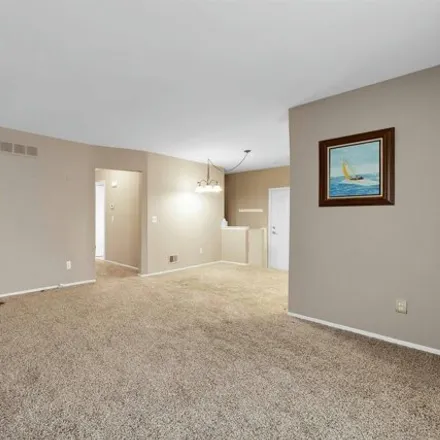 Image 4 - 28011 Shadowood Lane, Harrison Township, MI 48045, USA - Condo for sale