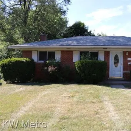 Buy this 3 bed house on 2129 Walter Court in Warren, MI 48092