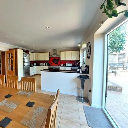 Image 3 - 131 Stanley Green Road, Poole, BH15 3AN, United Kingdom - House for sale