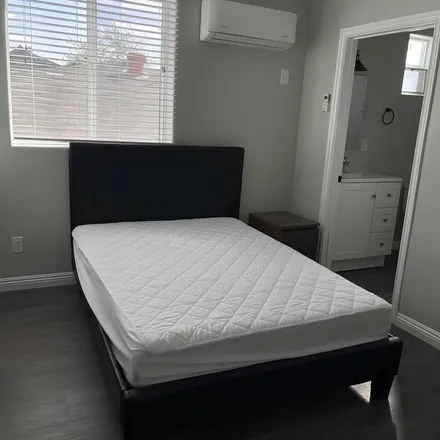 Rent this 5 bed apartment on 1189 West 24th Street in Los Angeles, CA 90007